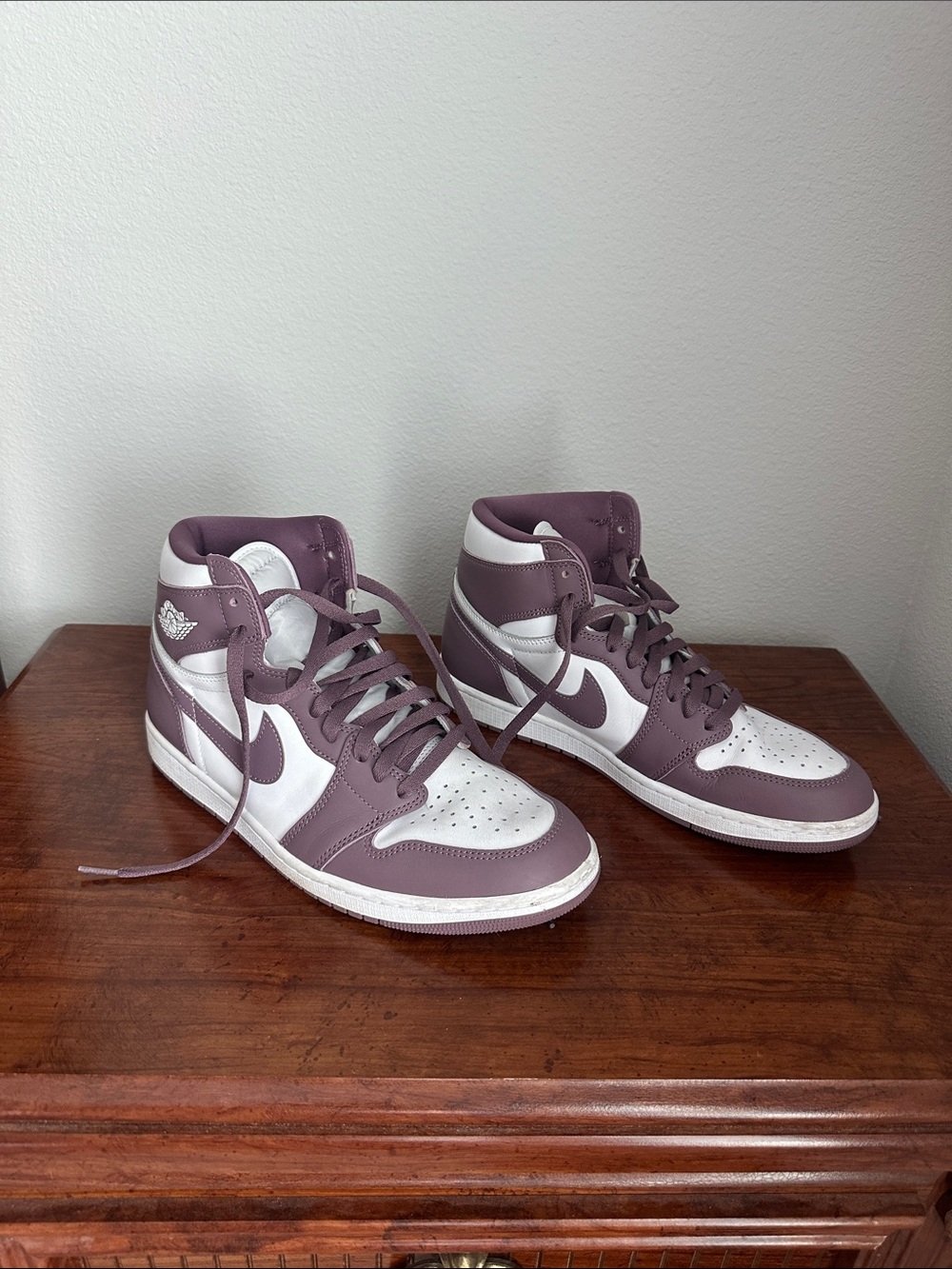 Nike High-Top Sneakers in Mauve and White